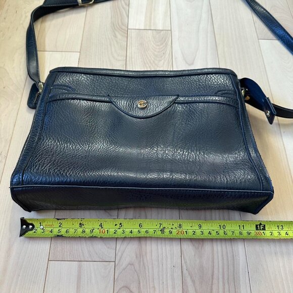 Vintage Cornell Crossbody Bag – Elegant Black Faux Leather - Picture 4 of 8